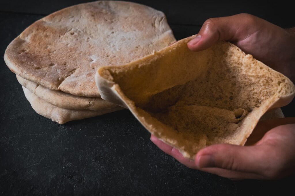 Pita bread recipe showcasing pita pocket