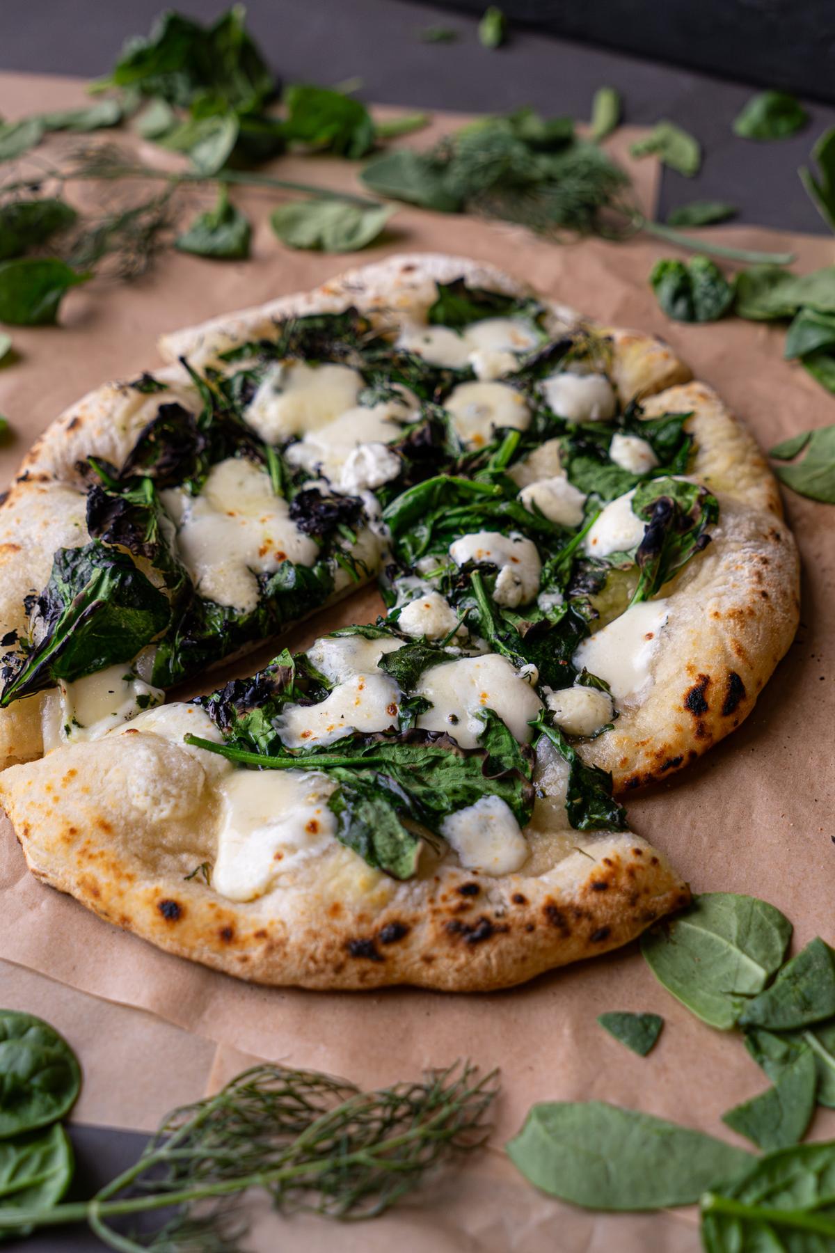 keriliwi-cnlniMp2ww4-unsplash gourmet spinach feta pizza